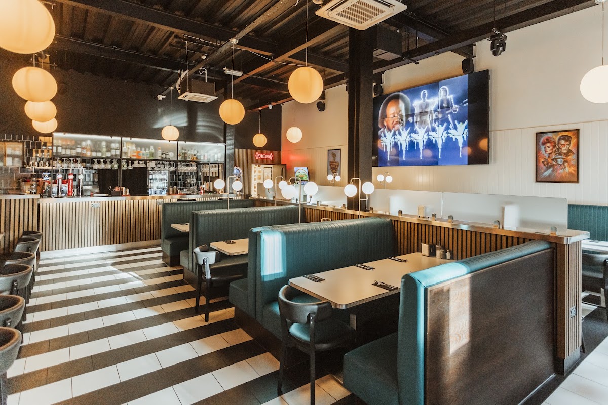 Beverley Hills Diner & Bar